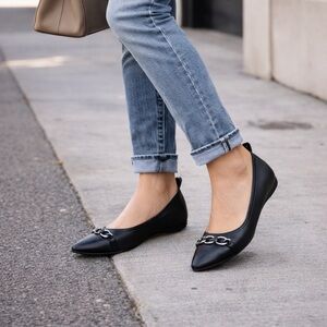 AK Anne Klein Black Pointed Toe Flats w/ Chain Detail Size 9